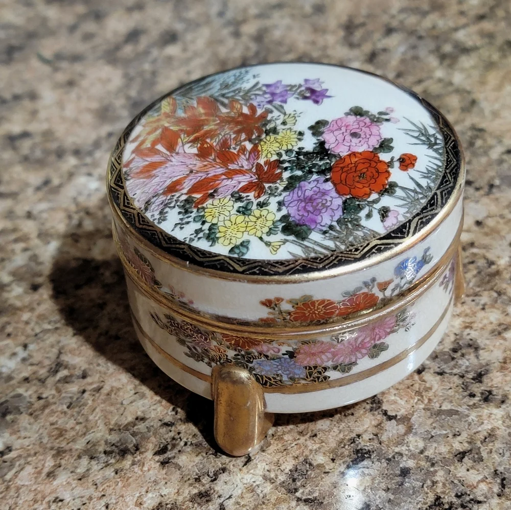 Vintage Japanese Satsuma Floral Round Trinket Box